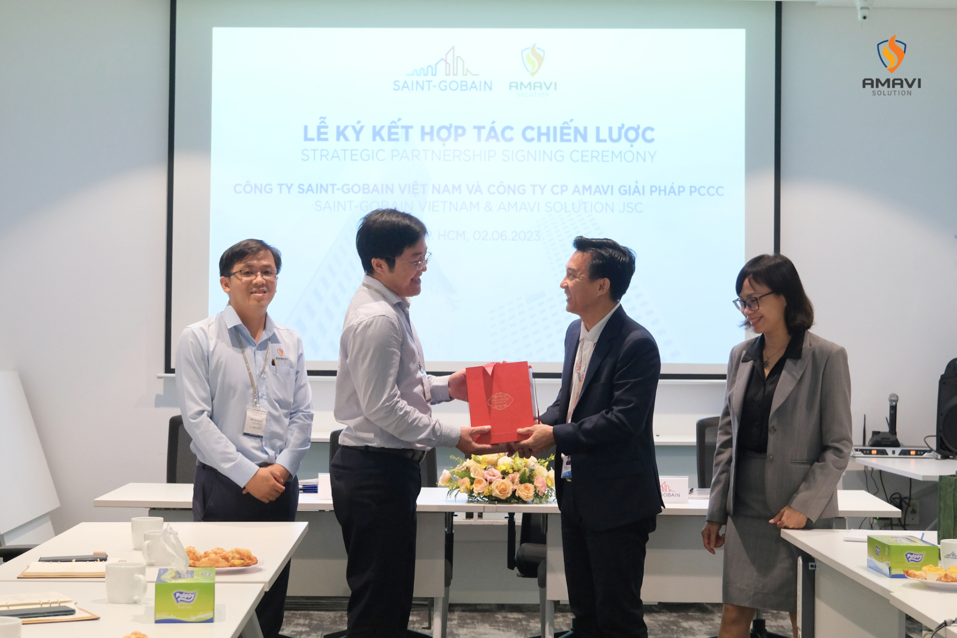 TẬP ĐOÀN SAINT-GOBAIN VIỆT NAM VÀ CÔNG TY CỔ PHẦN AMAVI GIẢI PHÁP PCCC TRỞ THÀNH ĐỐI TÁC CHIẾN LƯỢC